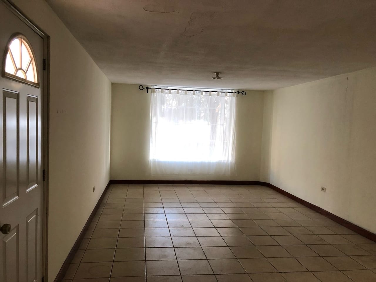 Casa de 1 Nivel en Venta – Condominio el Escalón, San Cristóbal — Casa en Venta en Zona 8 Mixco, Guatemala, Ciudad — foto 7 de 11
