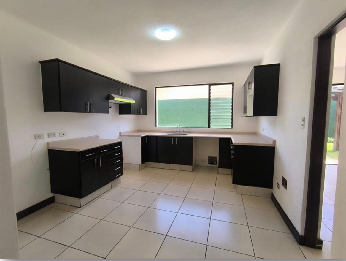 Cocina — Casa en Venta – Condominio Terravista — Casa en Venta en Terravista, Carretera a El Salvador, Guatemala, Ciudad — foto 2 de 17