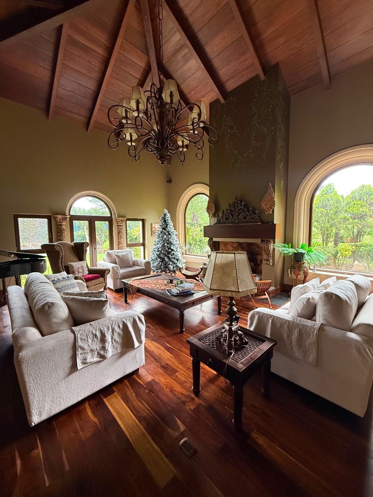 Espectacular Residencia en Venta en Muxbal — Casa en Venta en Muxbal, Guatemala, Ciudad — foto 8 de 11