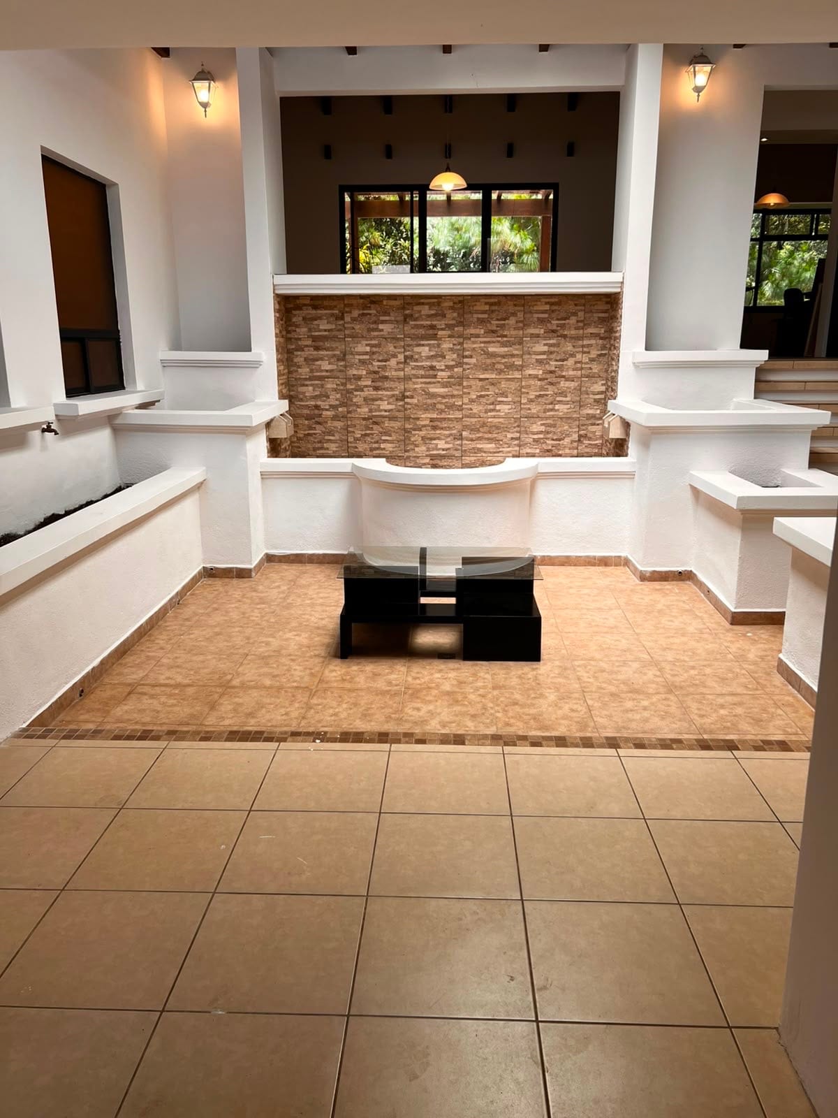 Residencia en Venta | Hacienda Nueva Country Club — Casa en Venta en Carretera a El Salvador, Guatemala, Ciudad — foto 2 de 17