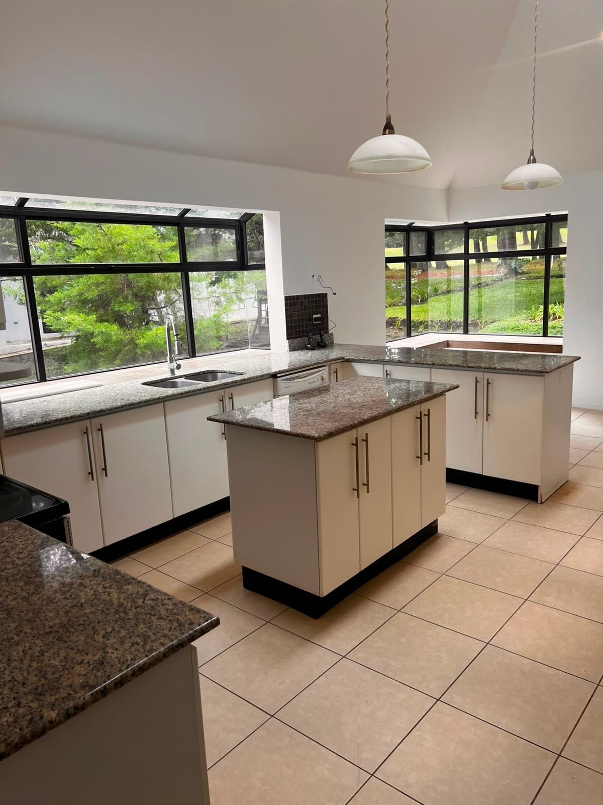Residencia en Venta | Hacienda Nueva Country Club — Casa en Venta en Carretera a El Salvador, Guatemala, Ciudad — foto 10 de 17
