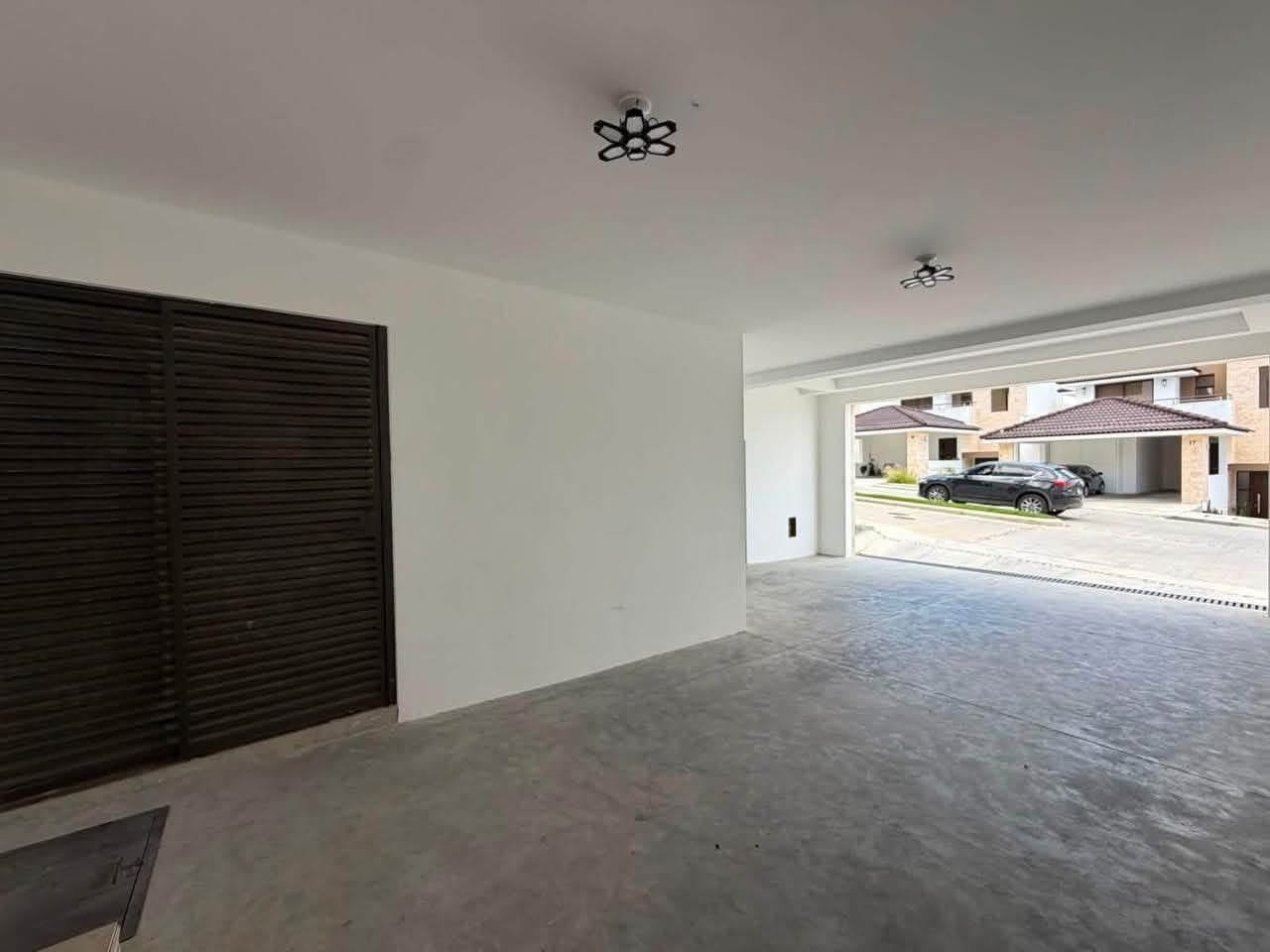 Lomas de San Isidro, casa en renta — Casa en Alquiler en Zona 16, Guatemala, Ciudad — foto 3 de 3