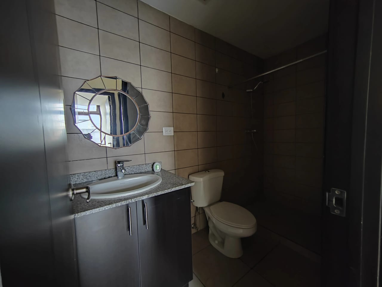 Céntrico Apartamento en Venta en Torre Barcelona Zona 9 — Apartamento en Venta en Torre Barcelona, Zona 9, Guatemala, Ciudad — foto 6 de 6