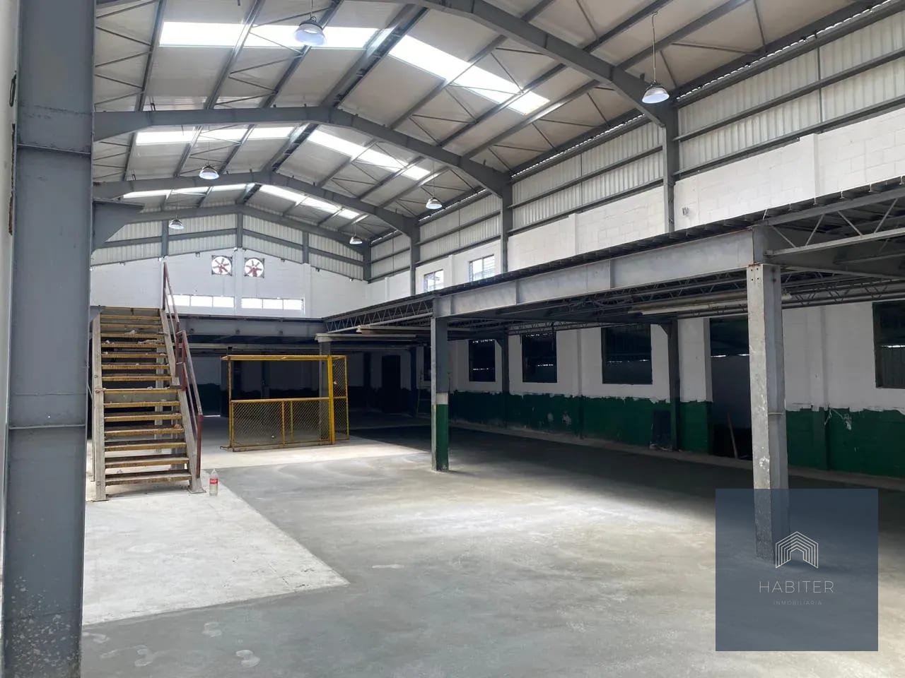 Rento Nave Fuera de Garita a una Cuadra de Calzada Roosevelt — Bodega / Ofibodega en Alquiler en Zona 2 Mixco, Guatemala, Ciudad — foto 2 de 15
