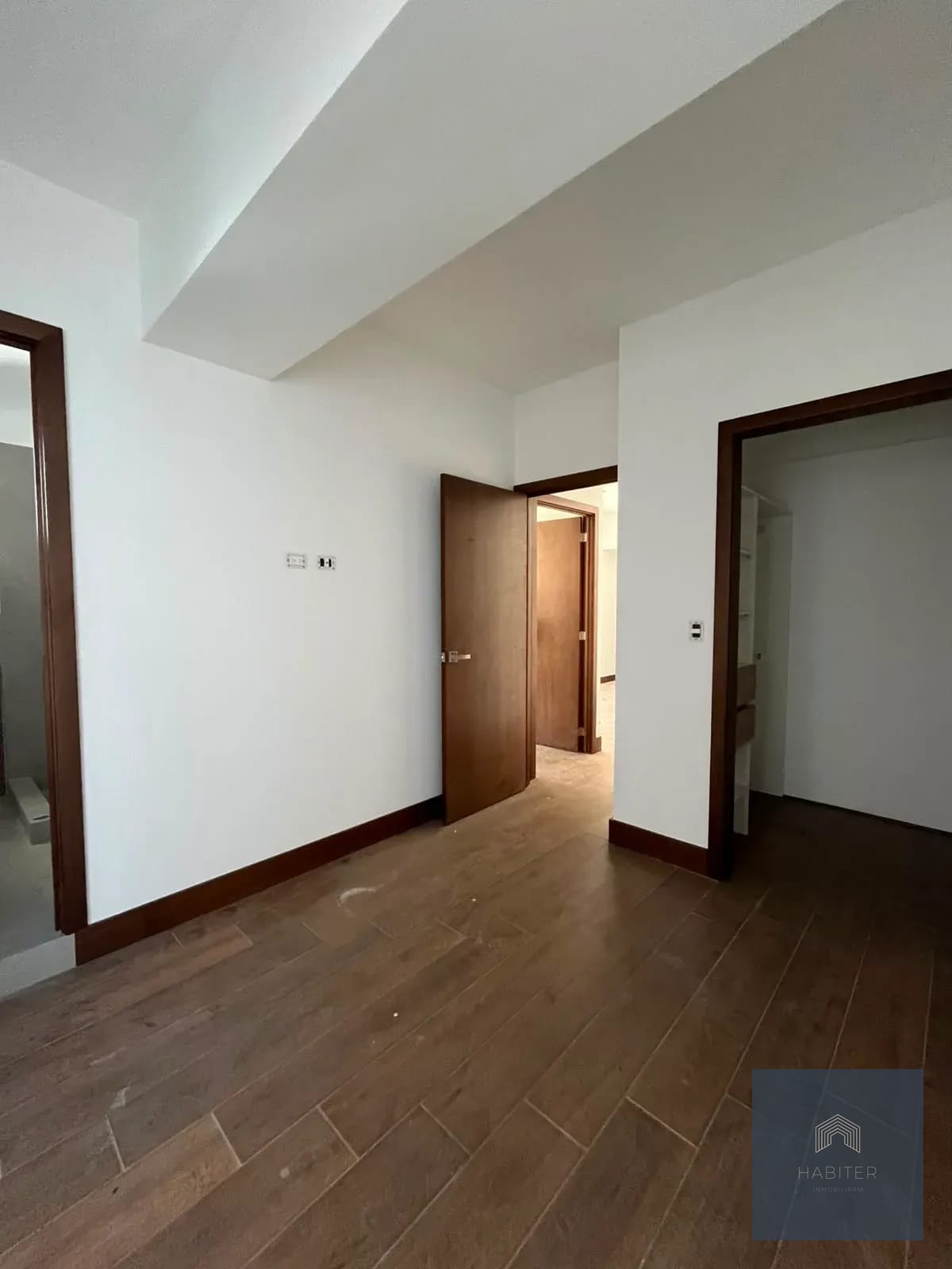 Vendo Partamento 2 Habitaciones con Amplio Jardin Zona 14 — Apartamento en Venta en Zona 14, Guatemala, Ciudad — foto 3 de 5