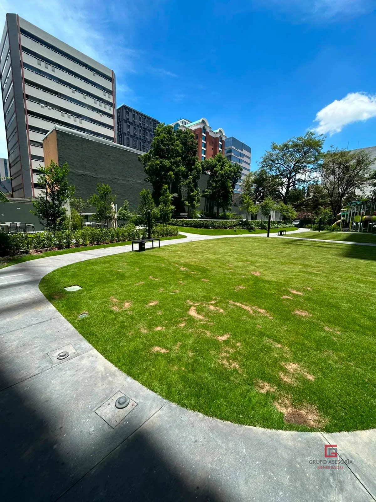 Espectacular apartamento en renta Ferré Diez — Apartamento en Alquiler en Ferré Diez, Zona 10, Guatemala, Ciudad — foto 11 de 16