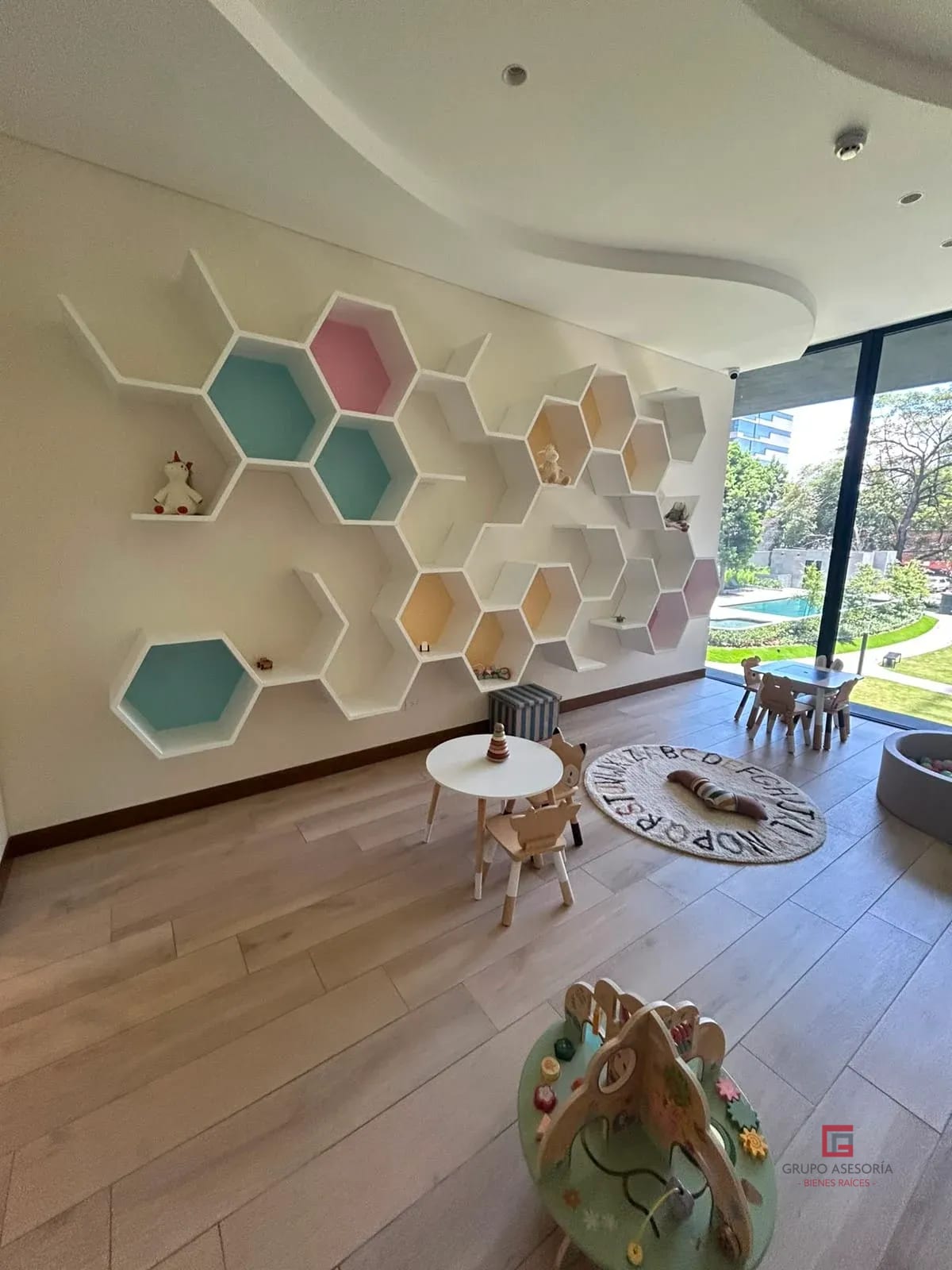 Espectacular apartamento en renta Ferré Diez — Apartamento en Alquiler en Ferré Diez, Zona 10, Guatemala, Ciudad — foto 12 de 16