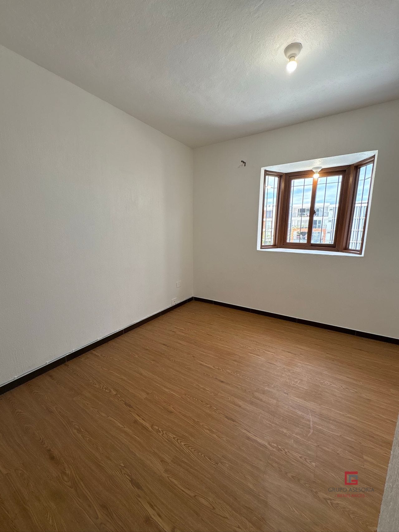 Dormitorio secundario — Apartamento en renta Montesano zona 16 — Apartamento en Alquiler en Zona 16, Guatemala, Ciudad — foto 6 de 10