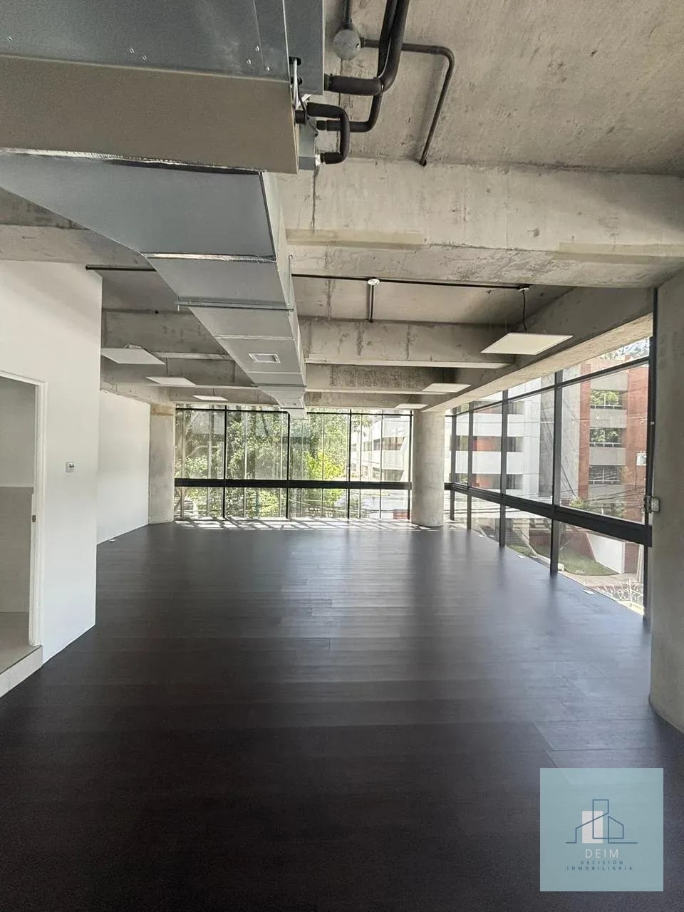 Renta oficina Burgo zona 14 — Edificio en Alquiler en Burgó, Zona 14, Guatemala, Ciudad — foto 5 de 9