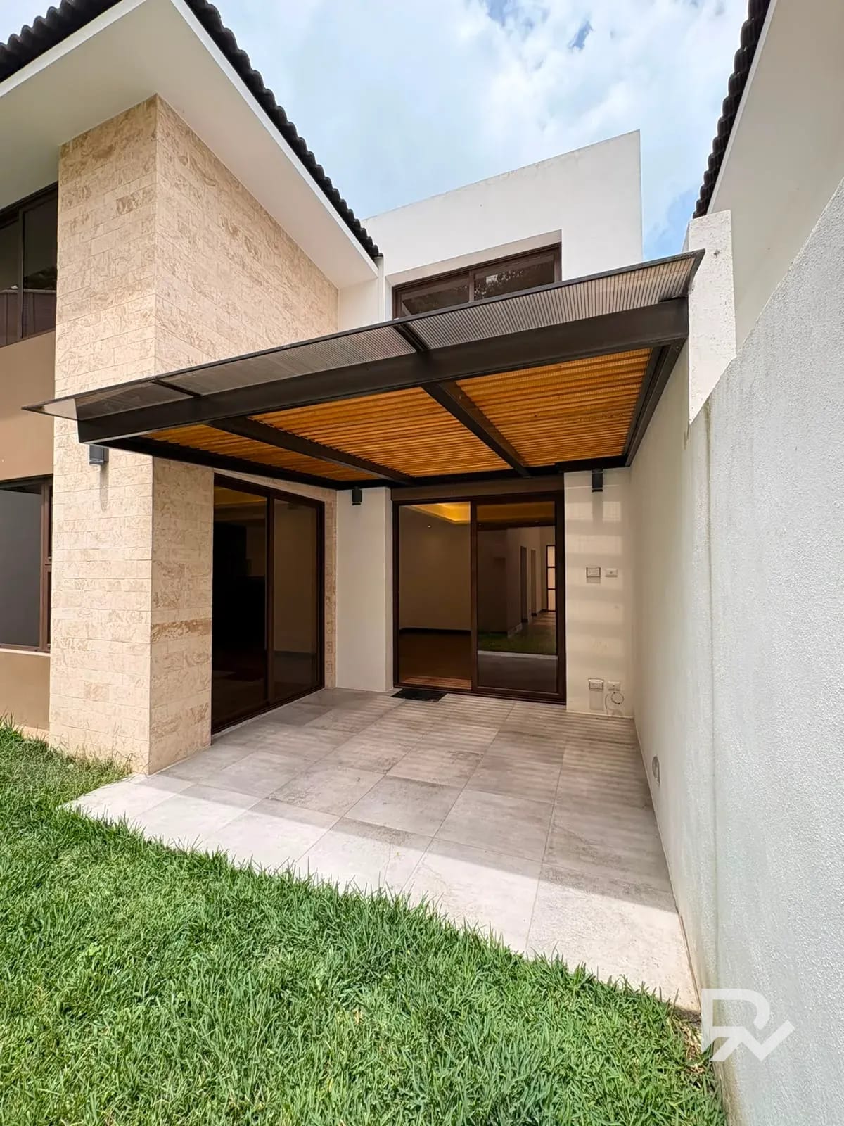 Casa en alquiler en Condominio La Reserva II Lomas de San Isidro, Zona — Casa en Alquiler en Zona 16, Guatemala, Ciudad — foto 7 de 17