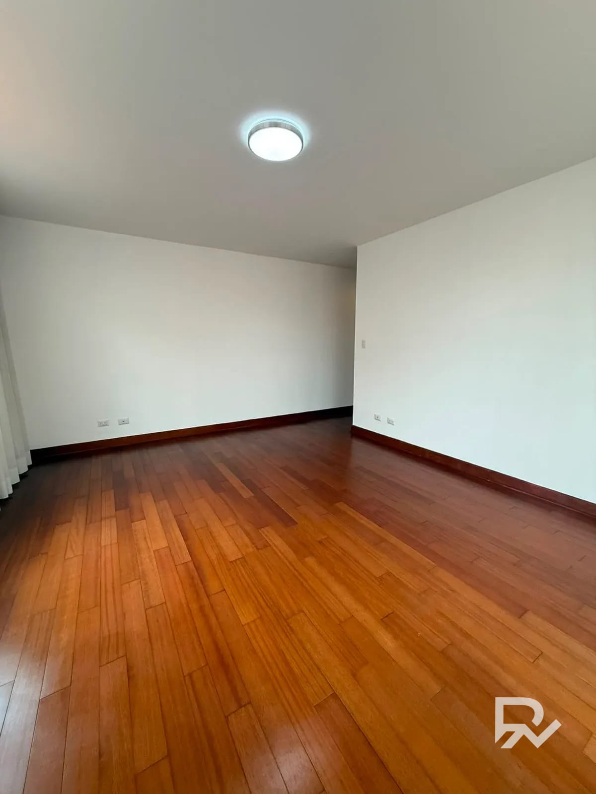 Venta de amplió apartamento en zona 14 La Villa — Apartamento en Venta en Zona 14, Guatemala, Ciudad — foto 6 de 17