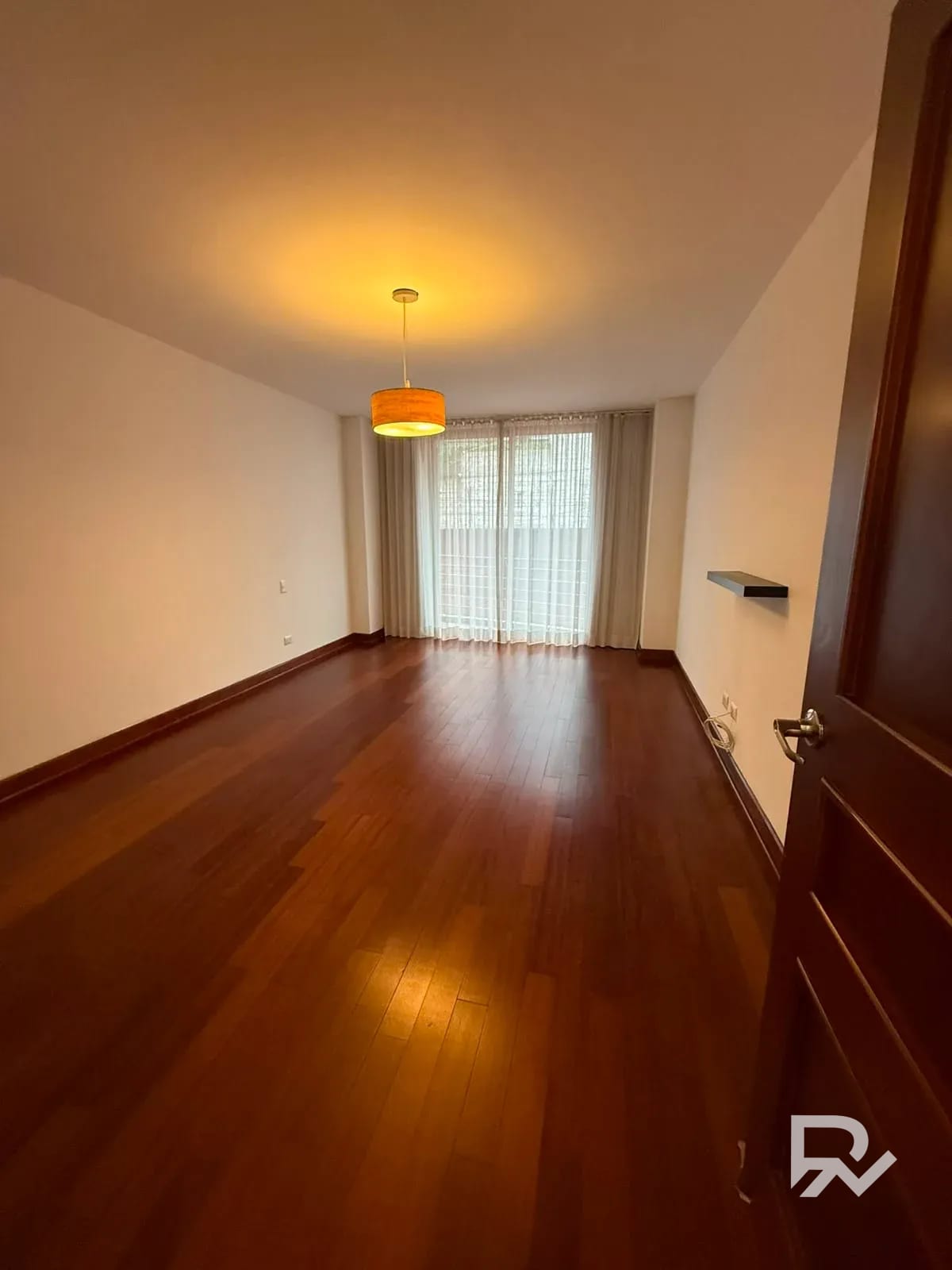 Venta de amplió apartamento en zona 14 La Villa — Apartamento en Venta en Zona 14, Guatemala, Ciudad — foto 13 de 17