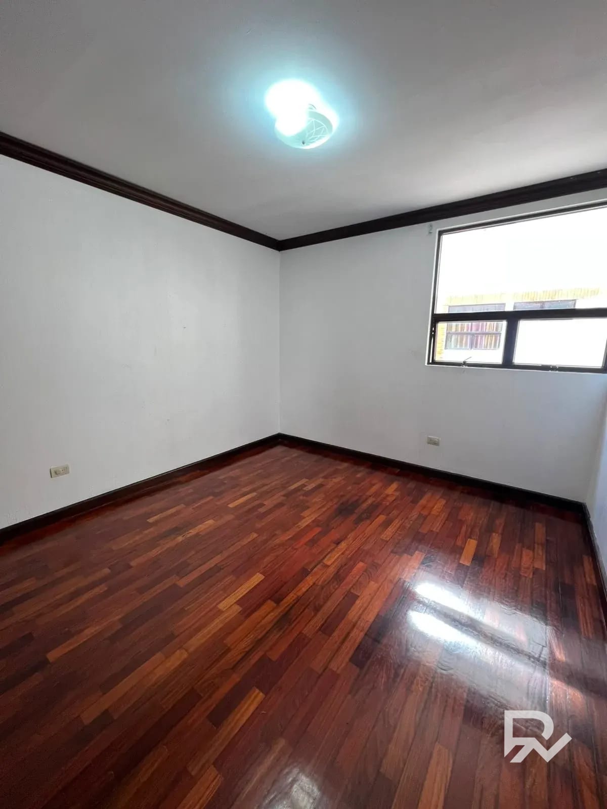 Apartamento en renta en La Villa, Zona 14 Ubicación estratégica — Apartamento en Alquiler en Zona 14, Guatemala, Ciudad — foto 3 de 13