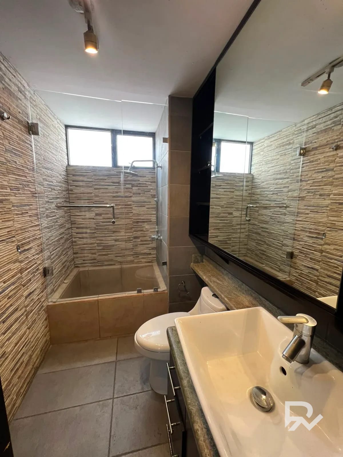 Apartamento en renta en La Villa, Zona 14 Ubicación estratégica — Apartamento en Alquiler en Zona 14, Guatemala, Ciudad — foto 4 de 13
