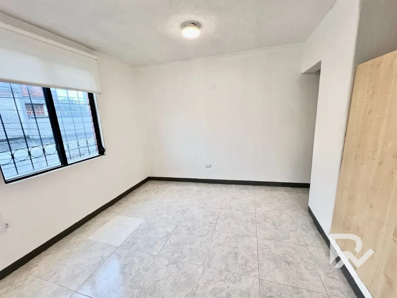 Alquiler de oficinas/clínicas en 1ERA avenida zona 1. — Oficina en Alquiler en Zona 1, Guatemala, Ciudad — foto 1 de 12