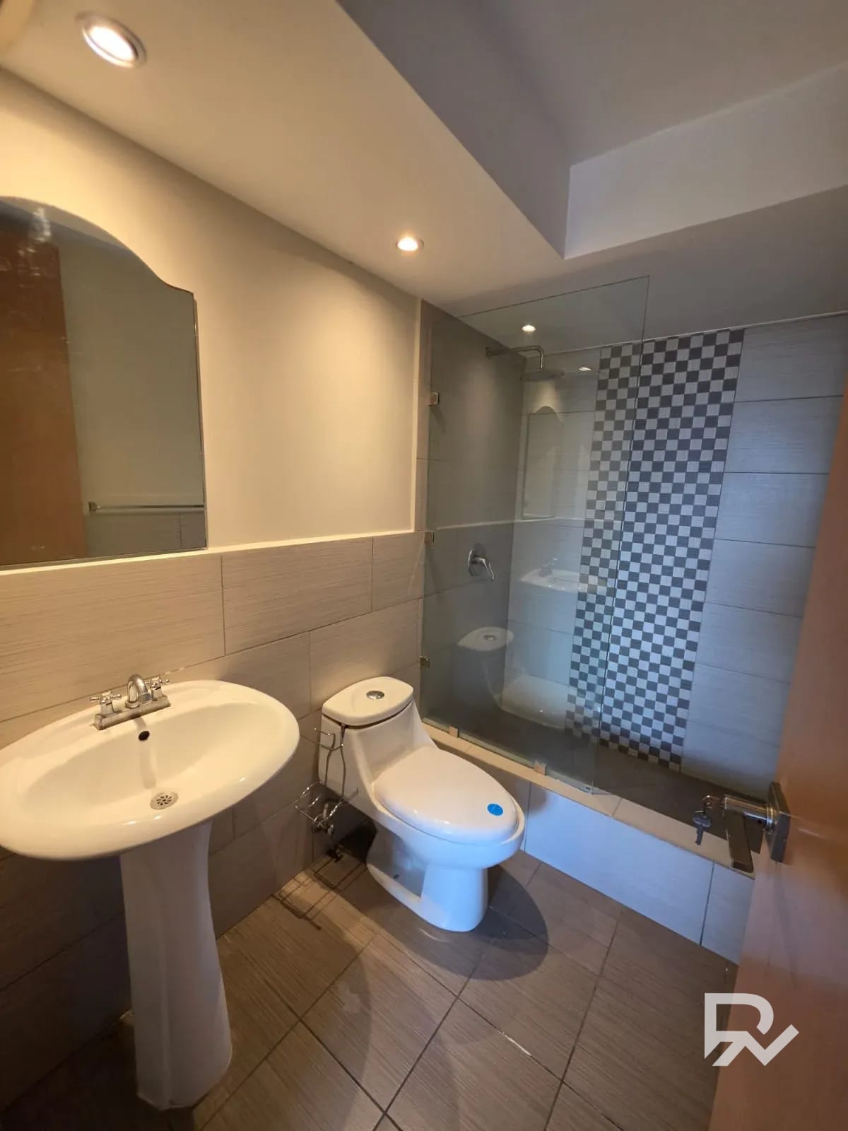 Apartamento en Renta | Condado la Villa Zona 14 — Apartamento en Alquiler en Zona 14, Guatemala, Ciudad — foto 4 de 17