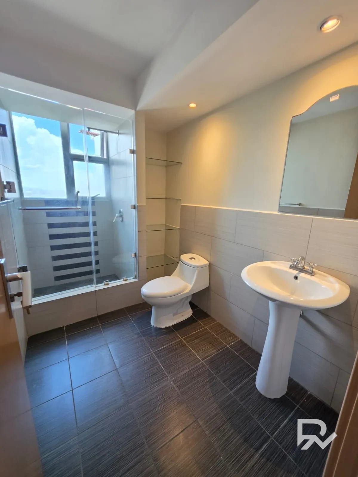 Apartamento en Renta | Condado la Villa Zona 14 — Apartamento en Alquiler en Zona 14, Guatemala, Ciudad — foto 8 de 17