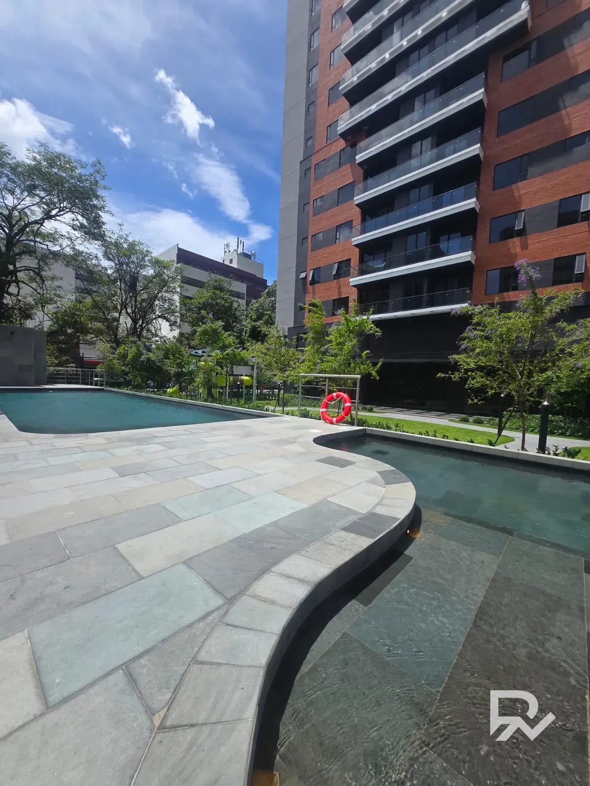 Alquiler de apartamento en Ferre Diez de 3 habitaciones — Apartamento en Alquiler en Zona 10, Guatemala, Ciudad — foto 12 de 13