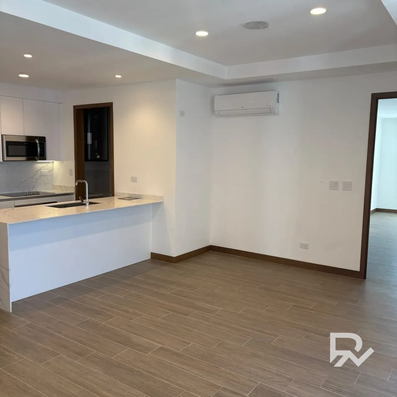 Alquiler de Apartamento en Ferre Diez, Zona 10 Torre Sur — Apartamento en Alquiler en Ferré Diez, Zona 10, Guatemala, Ciudad — foto 3 de 11