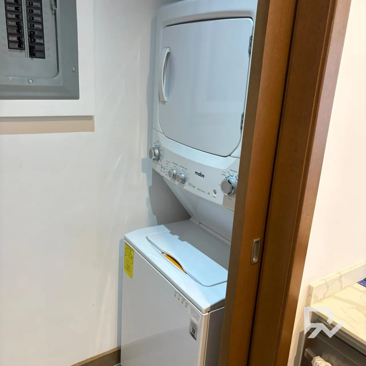 Alquiler de Apartamento en Ferre Diez, Zona 10 Torre Sur — Apartamento en Alquiler en Ferré Diez, Zona 10, Guatemala, Ciudad — foto 7 de 11