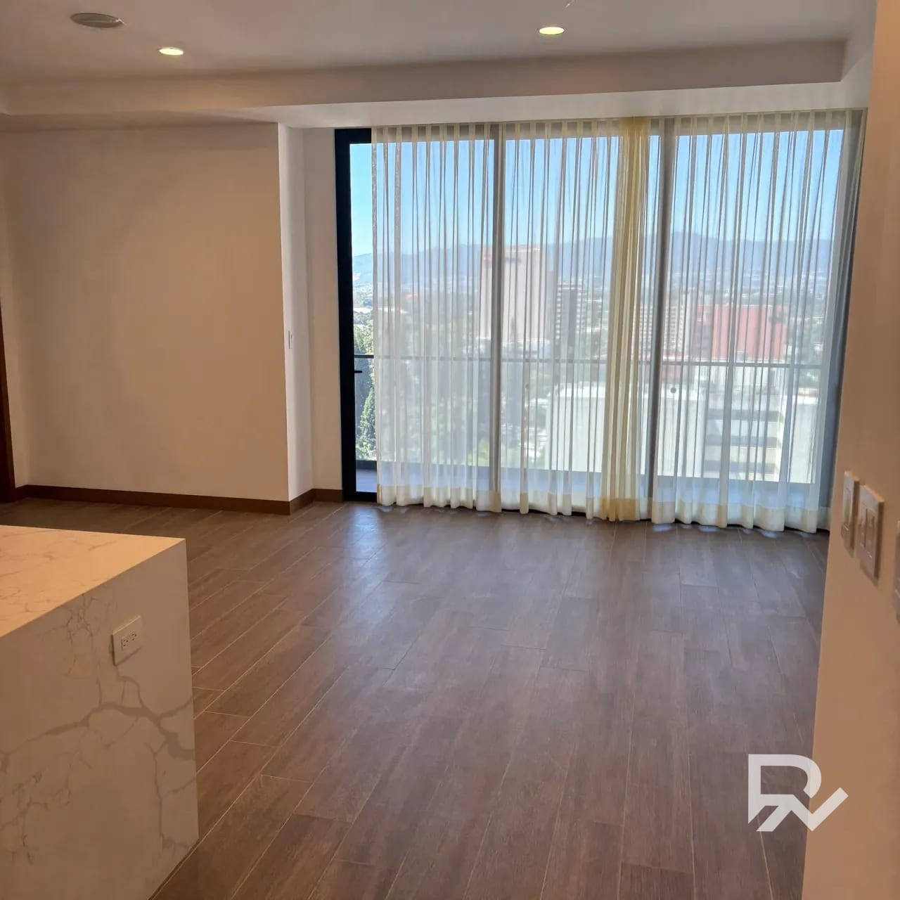 Alquiler de Apartamento en Ferre Diez, Zona 10 Torre Sur — Apartamento en Alquiler en Ferré Diez, Zona 10, Guatemala, Ciudad — foto 10 de 11