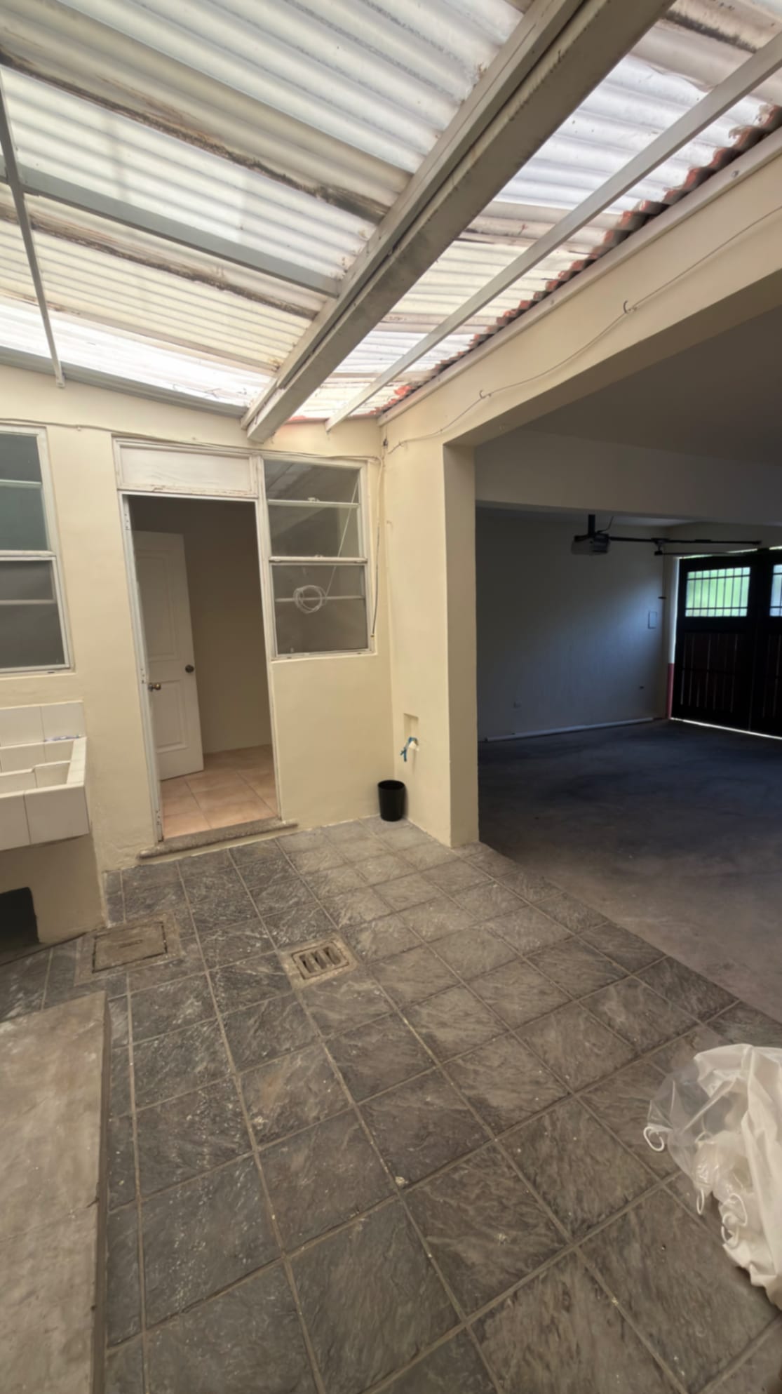 CASA EN RENTA TIPO VICTORIA CONDADI NARANJO — Casa en Alquiler en Condado Naranjo, Zona 4 Mixco, Guatemala, Ciudad — foto 3 de 8