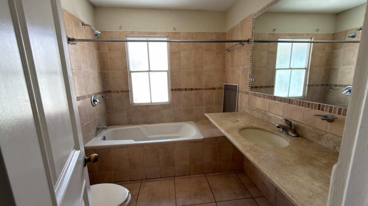 Casa en Renta Tipo Victoria Condadi Naranjo â Casa en Alquiler en Condado Naranjo, Zona 4 Mixco, Guatemala, Ciudad â foto 13 de 16