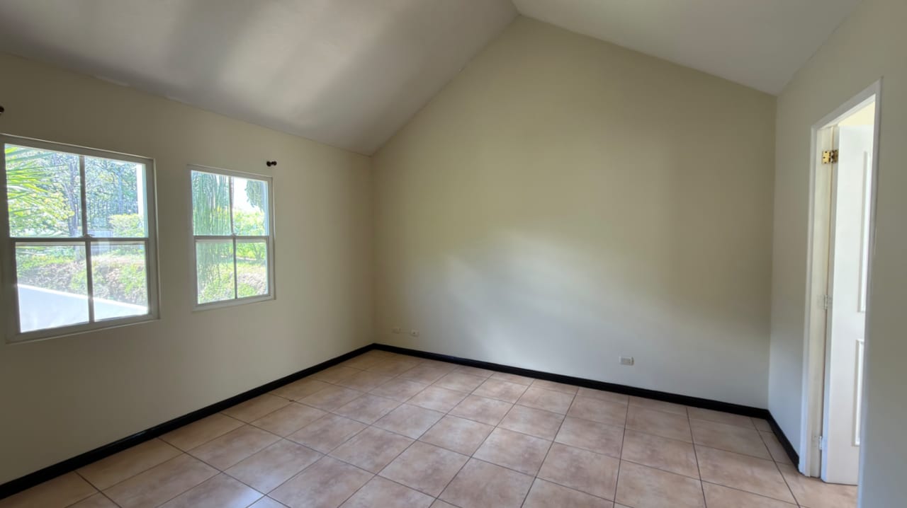Casa en Renta Tipo Victoria Condadi Naranjo â Casa en Alquiler en Condado Naranjo, Zona 4 Mixco, Guatemala, Ciudad â foto 15 de 16