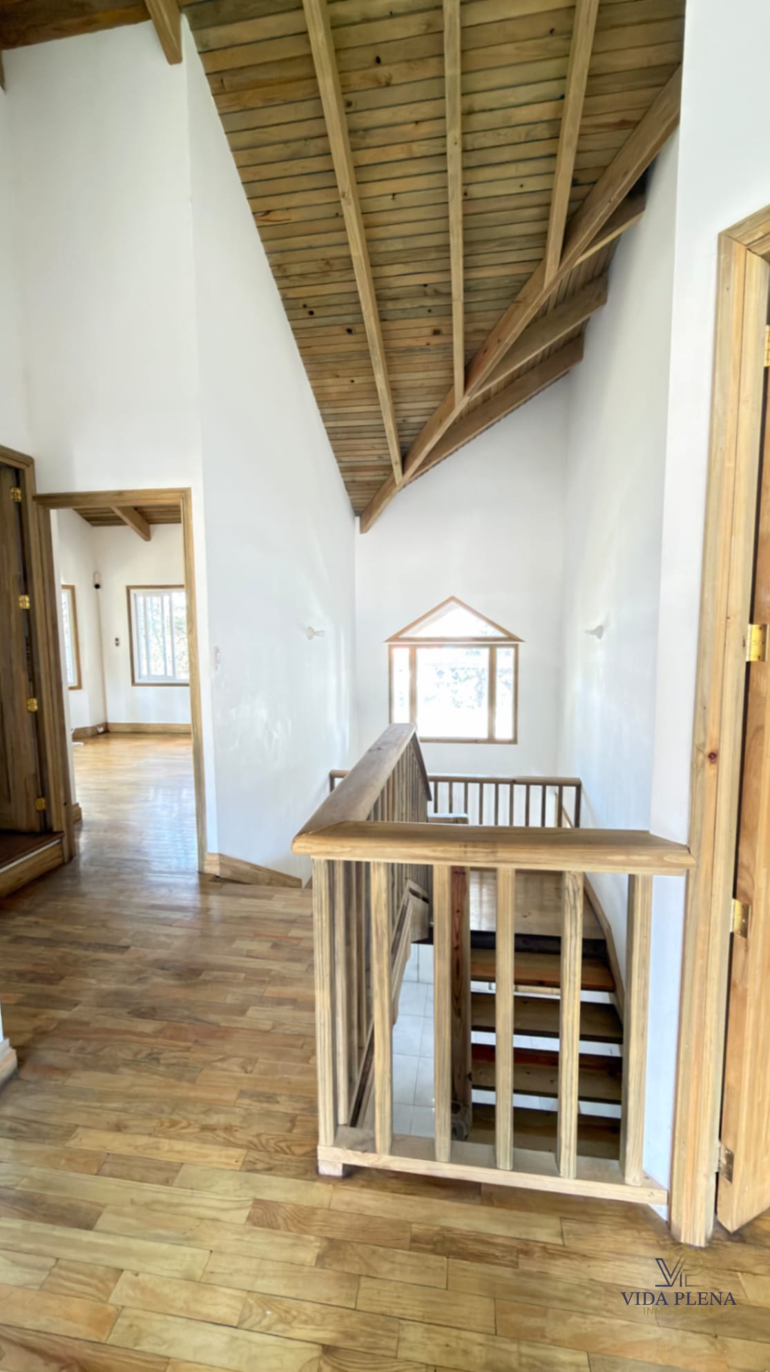VENTA CASA EN MADERA/ Ubicada a 500 mts del Club Campestre La Montaña — Casa en Venta en Club Campestre La Montaña, Zona 6 Mixco, Guatemala, Ciudad — foto 12 de 14