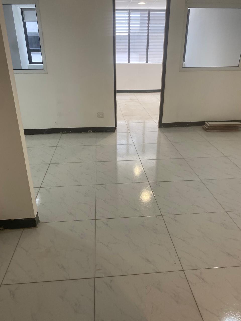 Oficina en Renta Z 10 Centro Empresarial — Oficina en Alquiler en Centro Empresarial, Zona 10, Guatemala, Ciudad — foto 8 de 8