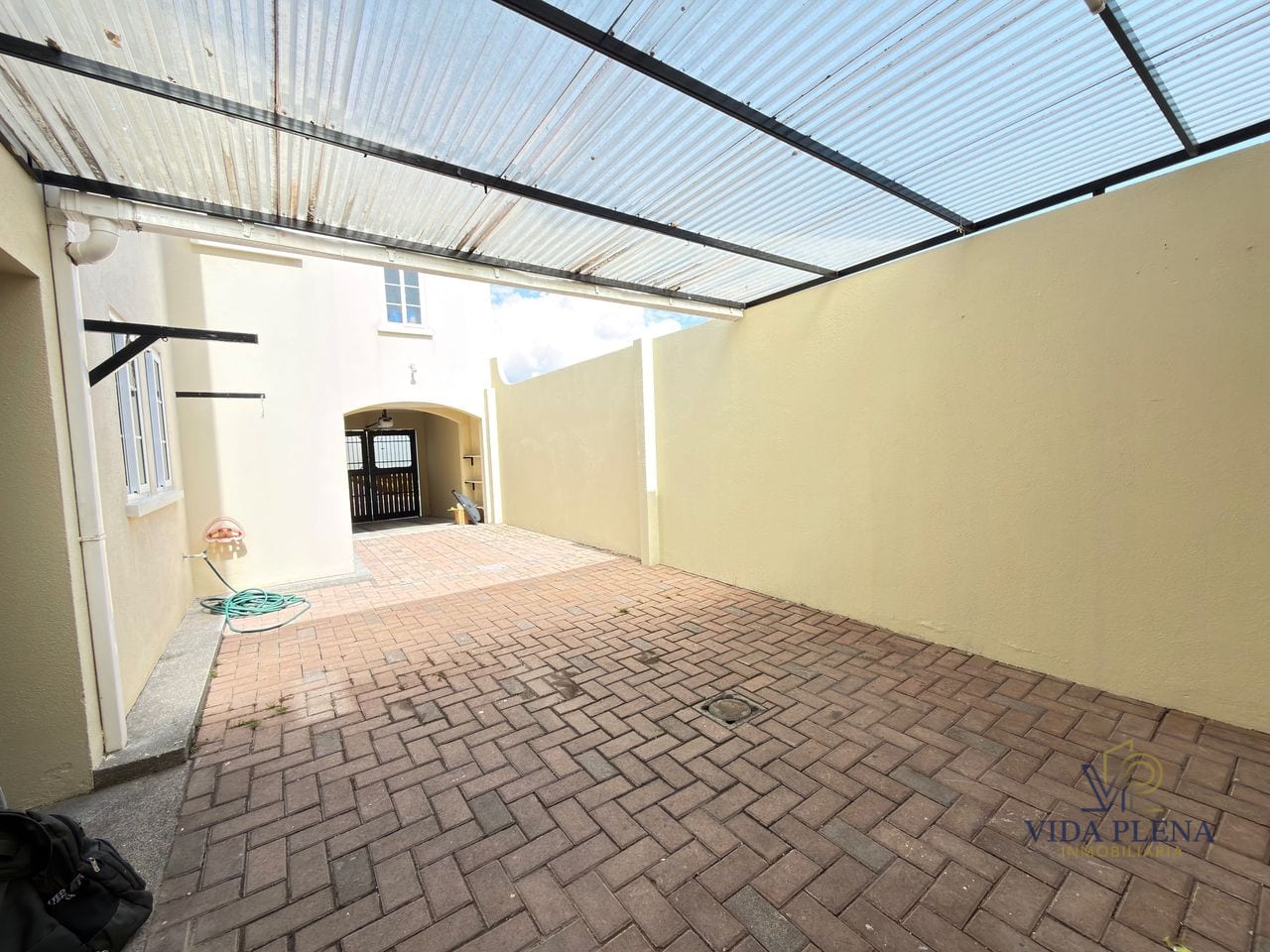 Casa en Renta Tipo Navarra Esquina /Condado Naranjo — Casa en Alquiler en Condado Naranjo, Zona 4 Mixco, Guatemala, Ciudad — foto 6 de 17