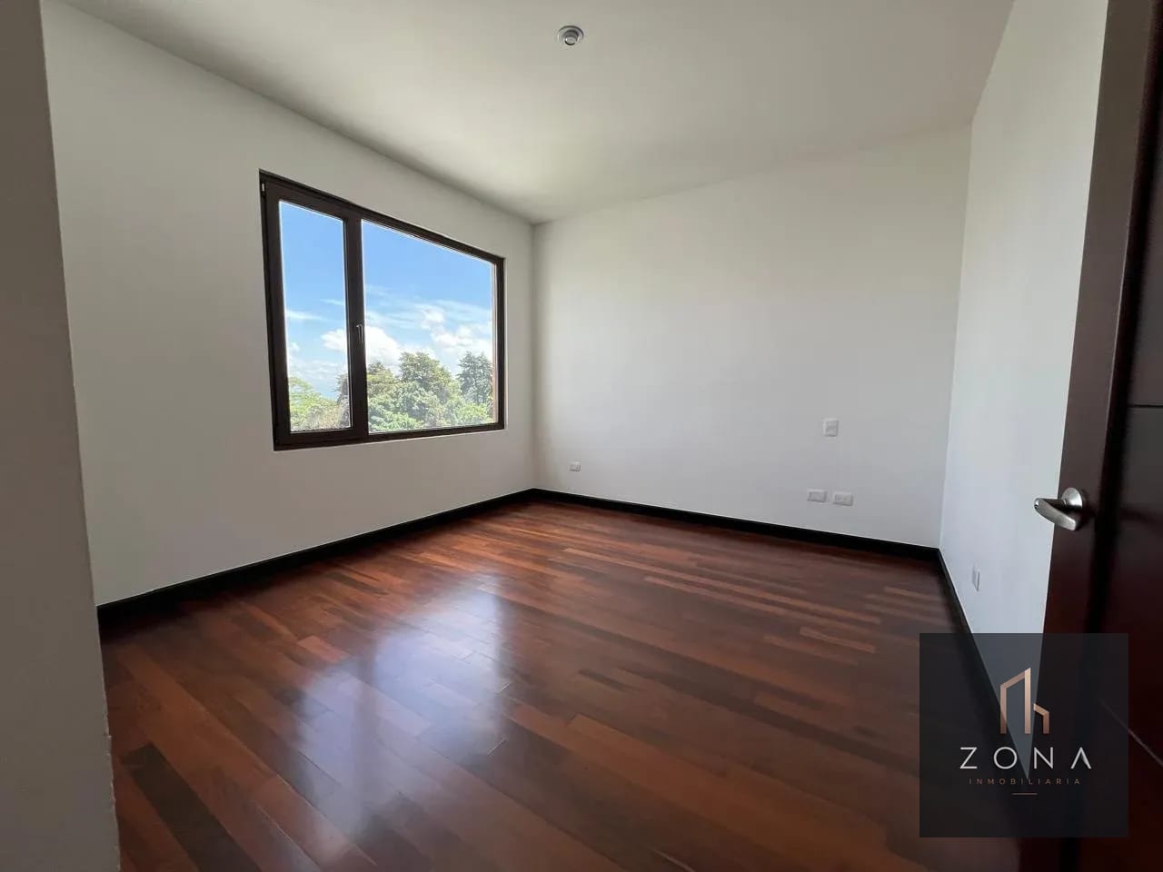 Casa en VENTA, Muxbal — Casa en Venta en Muxbal, Guatemala, Ciudad — foto 9 de 11