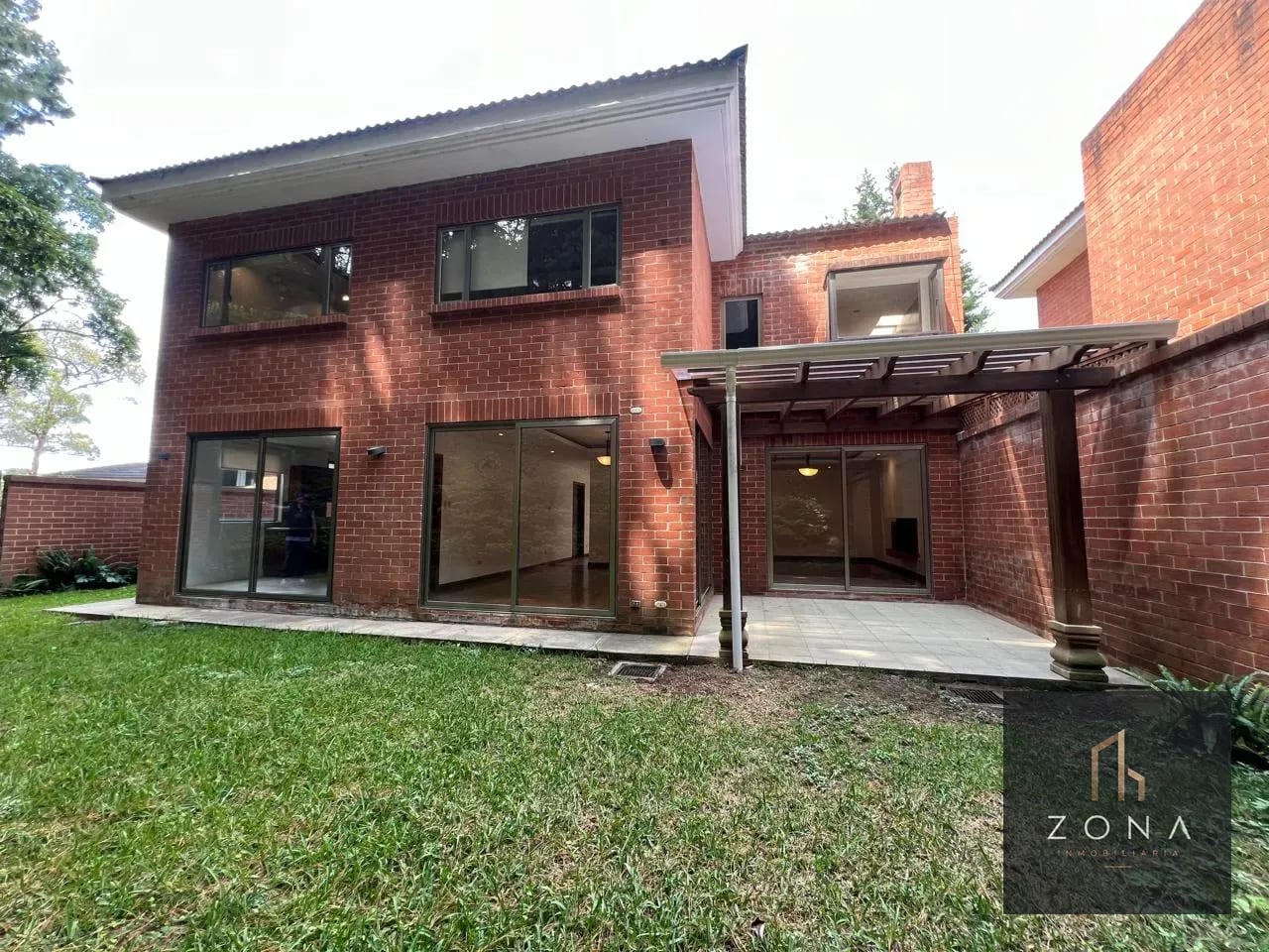 Casa en RENTA, Muxbal — Casa en Alquiler en Muxbal, Guatemala, Ciudad — foto 1 de 12
