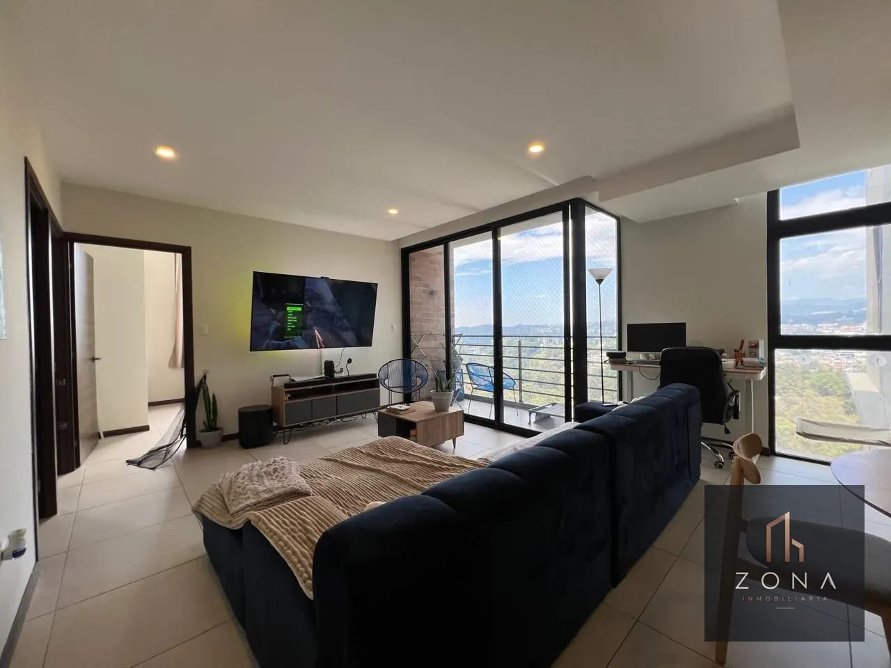 Apartamento Renta, Z10 — Apartamento en Alquiler en Zona 14, Guatemala, Ciudad — foto 1 de 12