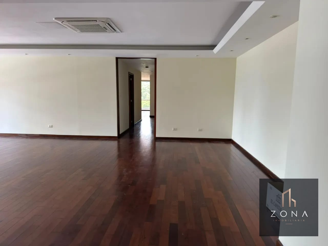 Apartamento en RENTA,Z10 — Apartamento en Alquiler en Zona 10, Guatemala, Ciudad — foto 4 de 8