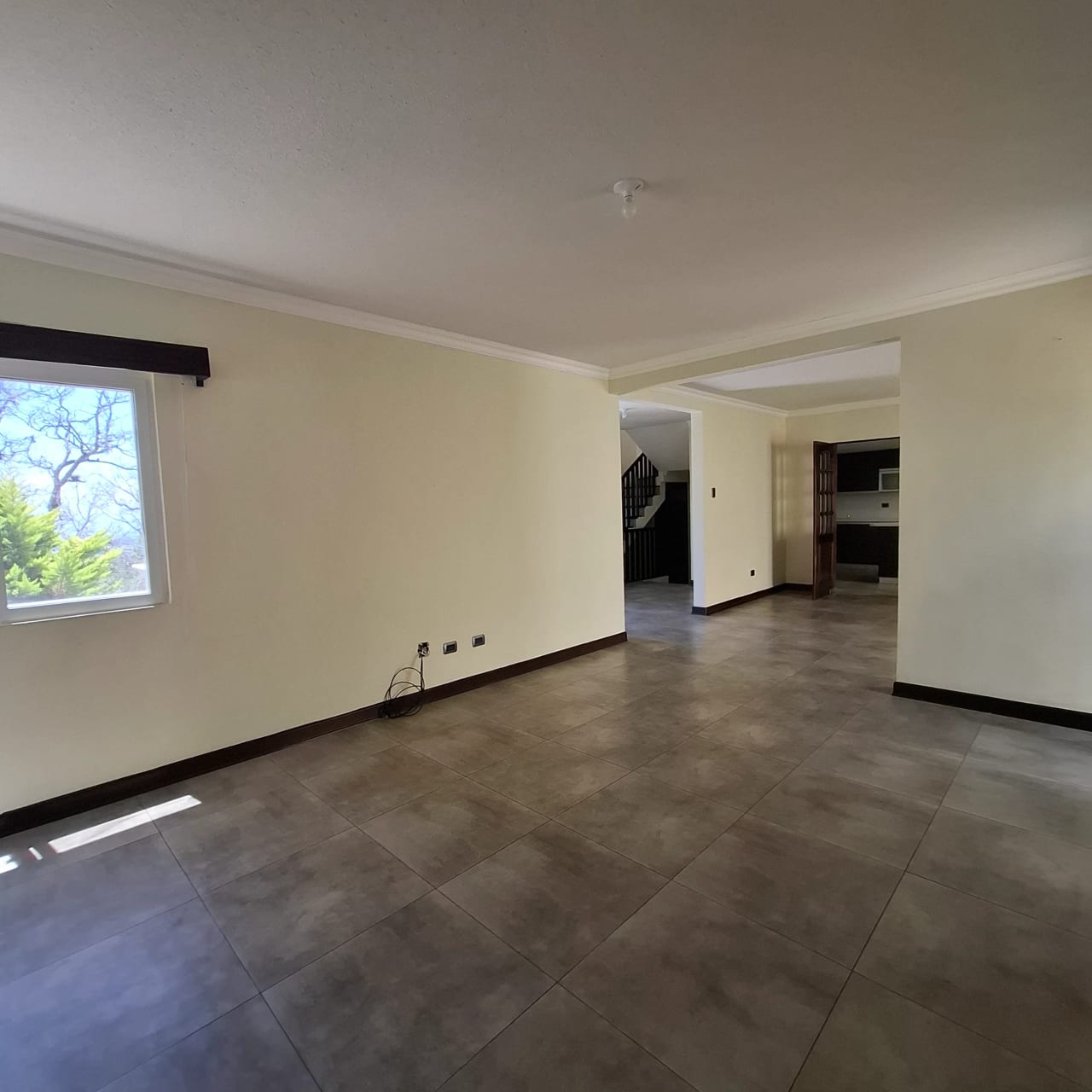 En venta casa de 4 habitaciones en Cañadas del Encinal — Casa en Venta en Zona 7 Mixco, Guatemala, Ciudad — foto 5 de 17
