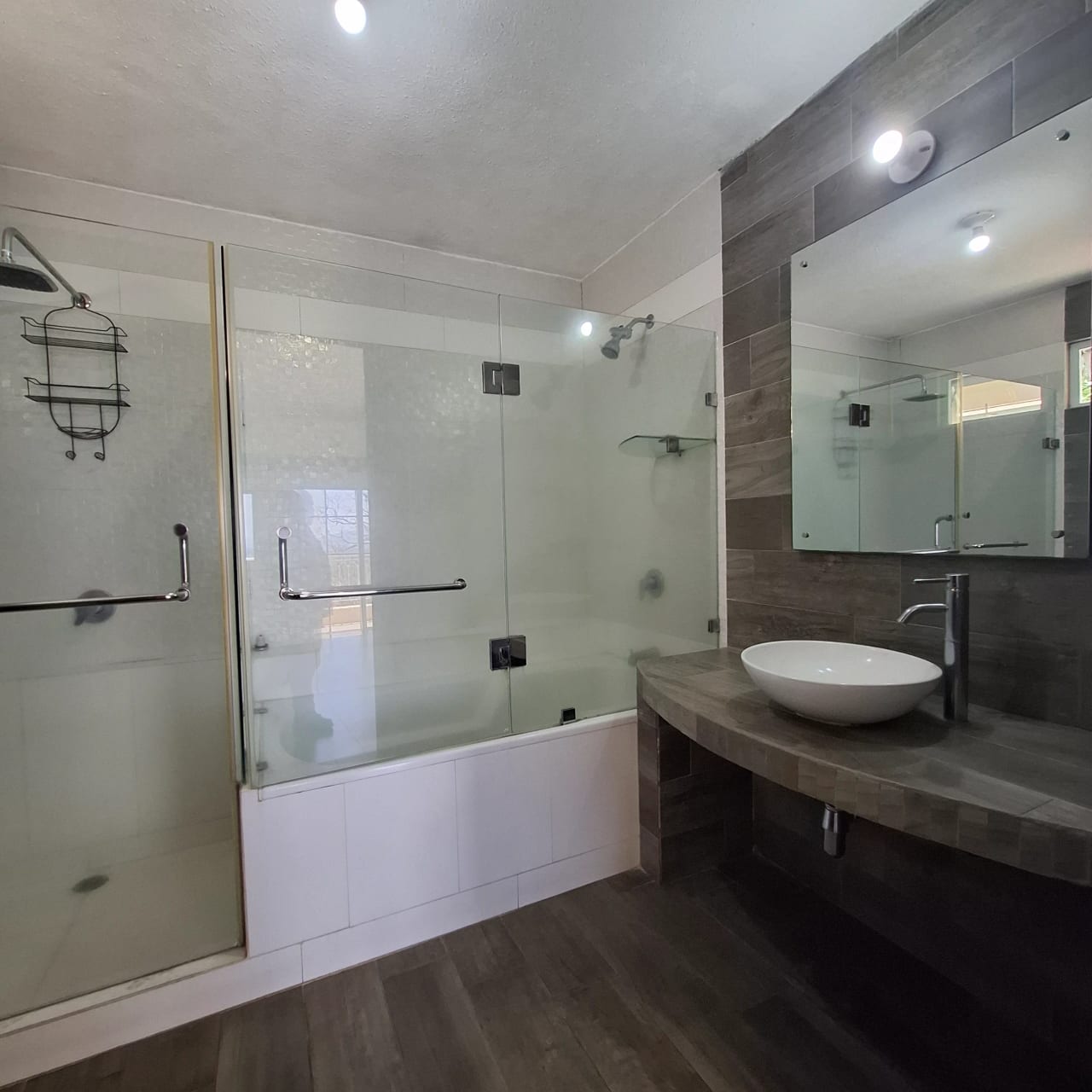 En venta casa de 4 habitaciones en Cañadas del Encinal — Casa en Venta en Zona 7 Mixco, Guatemala, Ciudad — foto 10 de 17