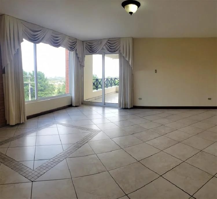 Hermosa casa en venta en San Lazaro zona 15 — Casa en Venta en San Lázaro, Zona 15, Guatemala, Ciudad — foto 3 de 10