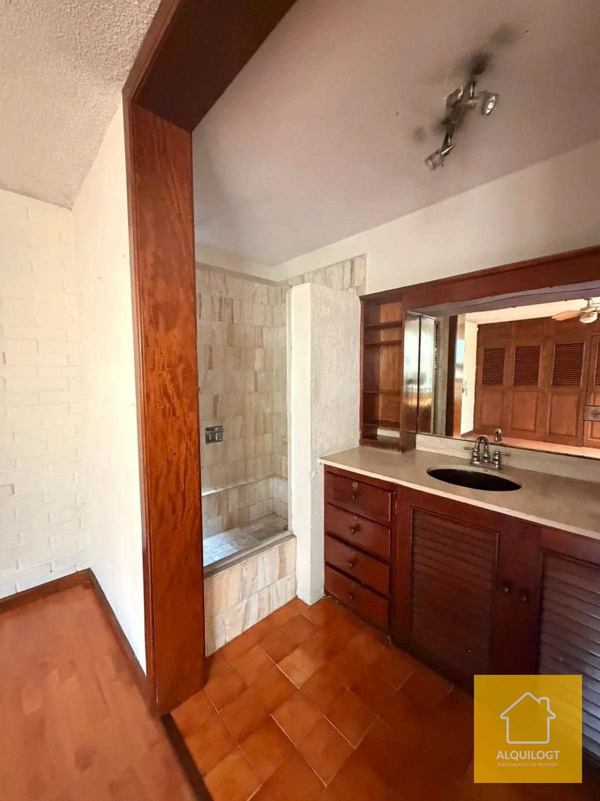 Casa en Pradera Zona 10 de 5 Hab AGT3062 — Casa en Alquiler en Zona 10, Guatemala, Ciudad — foto 2 de 17
