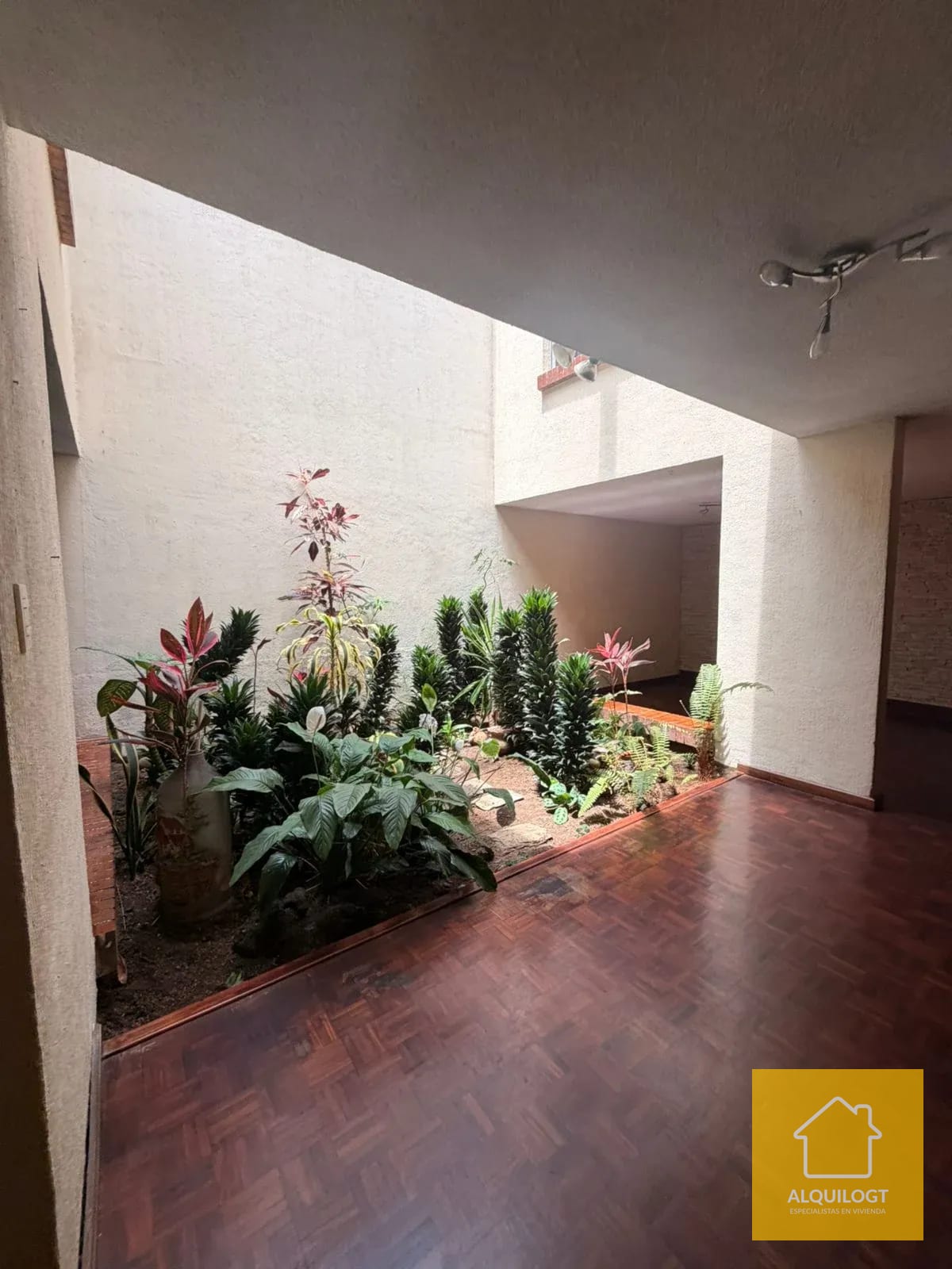 Casa en Pradera Zona 10 de 5 Hab AGT3062 — Casa en Alquiler en Zona 10, Guatemala, Ciudad — foto 3 de 17