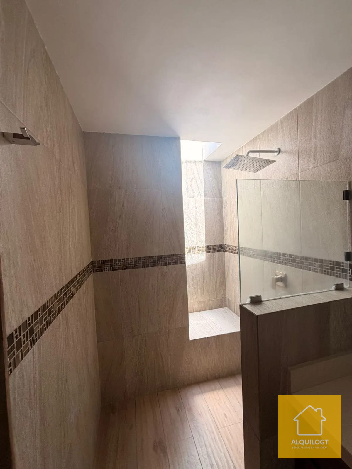 Casa en Pradera Zona 10 de 5 Hab AGT3062 — Casa en Alquiler en Zona 10, Guatemala, Ciudad — foto 9 de 17