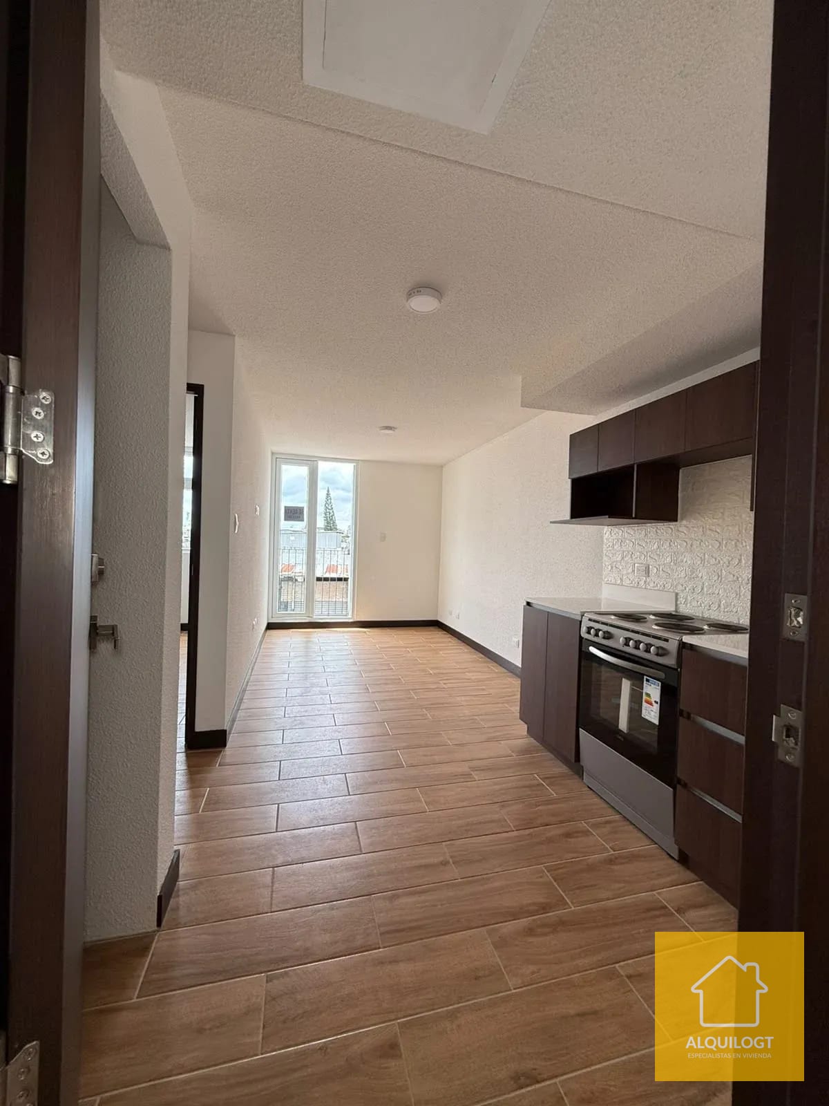 Apartamento Frente al Cerrito del Carmen Zona 1 Vecindario Salome — Apartamento en Alquiler en El Centro, Zona 1, Guatemala, Ciudad — foto 1 de 11