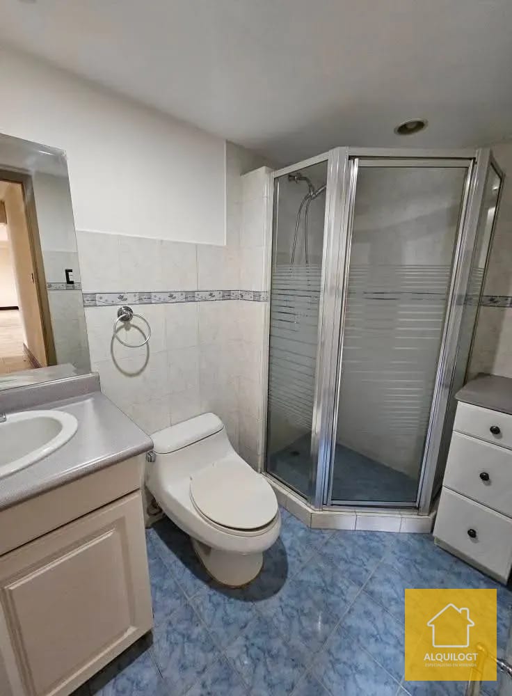 Apartamento la Zona Viva Zona 10 Excelente Ubicacion — Apartamento en Alquiler en Canamco, Zona 10, Guatemala, Ciudad — foto 2 de 12