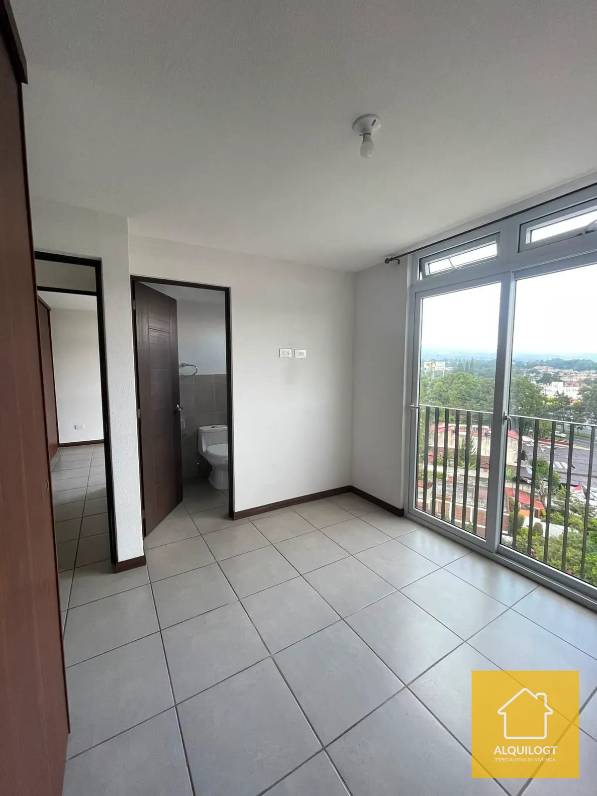 Apto de 3 Habitaciones Excelente Ubicacion en la Roosevelt — Apartamento en Alquiler en Akari, Zona 2 Mixco, Guatemala, Ciudad — foto 2 de 16