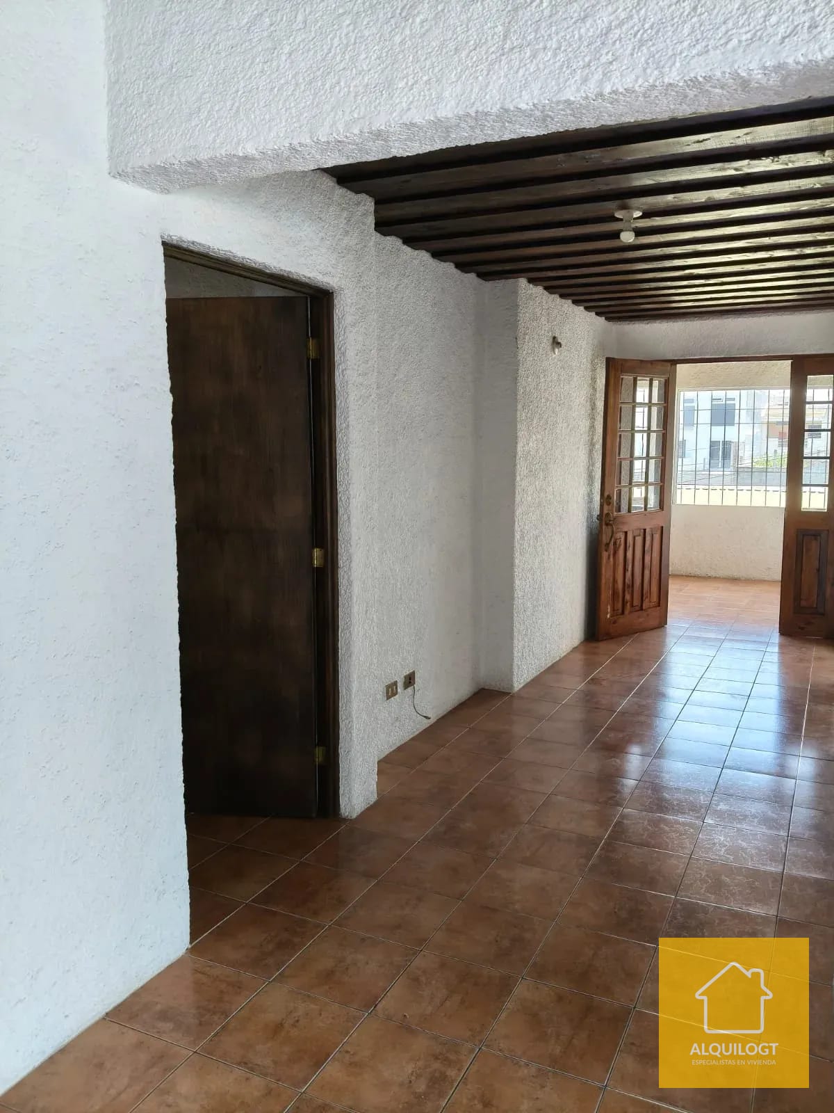 Apto de Segundo Nivel Excelente Ubicacion en San Cristobal — Apartamento en Alquiler en Vista al Valle, Zona 8 Mixco, Guatemala, Ciudad — foto 3 de 16