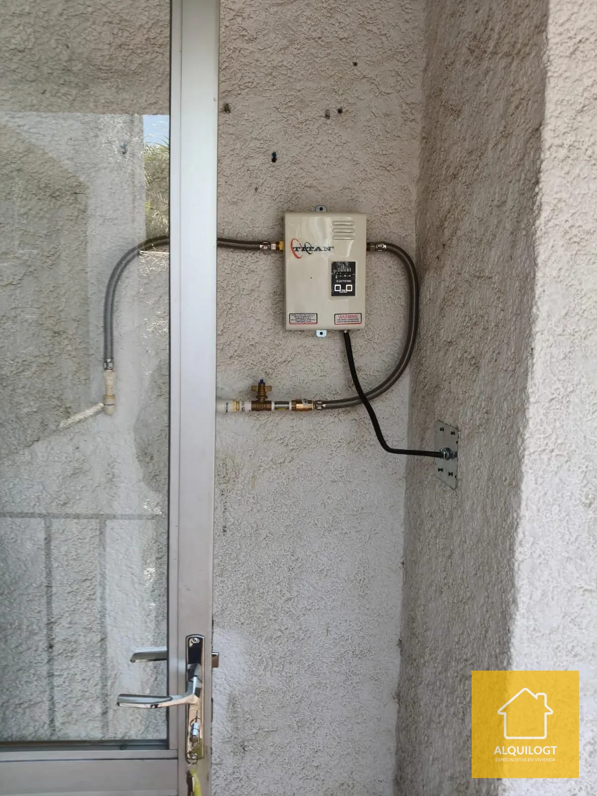 Apto de Segundo Nivel Excelente Ubicacion en San Cristobal — Apartamento en Alquiler en Vista al Valle, Zona 8 Mixco, Guatemala, Ciudad — foto 9 de 16