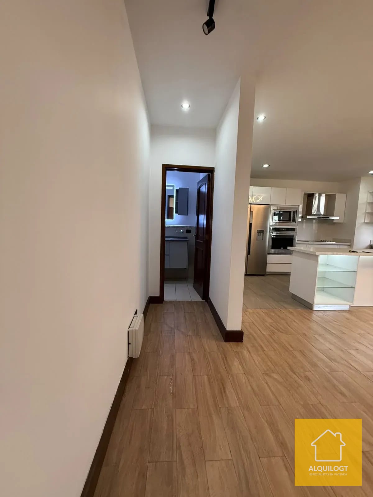 Amplio Apartamento de Lujo en Torre Oakland — Apartamento en Alquiler en Oakland I, Zona 10, Guatemala, Ciudad — foto 14 de 17