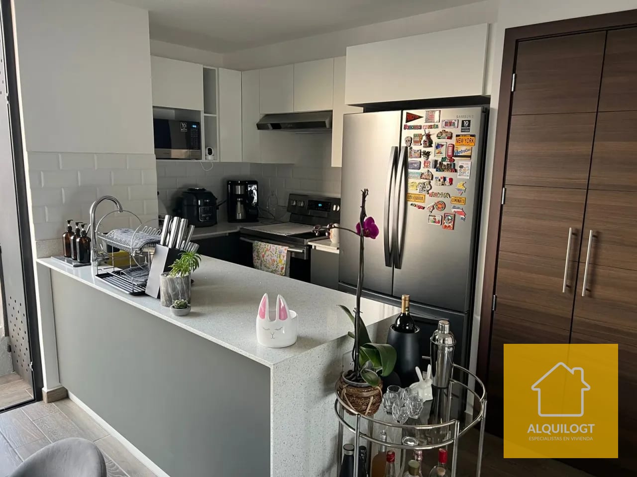 Apartamento en Parque 15 para Entrega Inmediata — Apartamento en Alquiler en Parque 15, Zona 15, Guatemala, Ciudad — foto 1 de 10