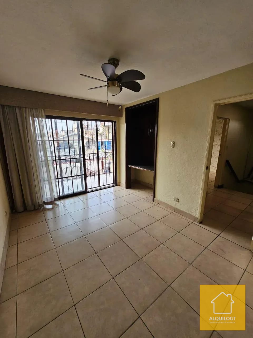 Oportunidad de Vivir en Zona 2 Casa Amplia con Jardin y Terraza — Casa en Alquiler en Baldone, Zona 2, Guatemala, Ciudad — foto 3 de 16