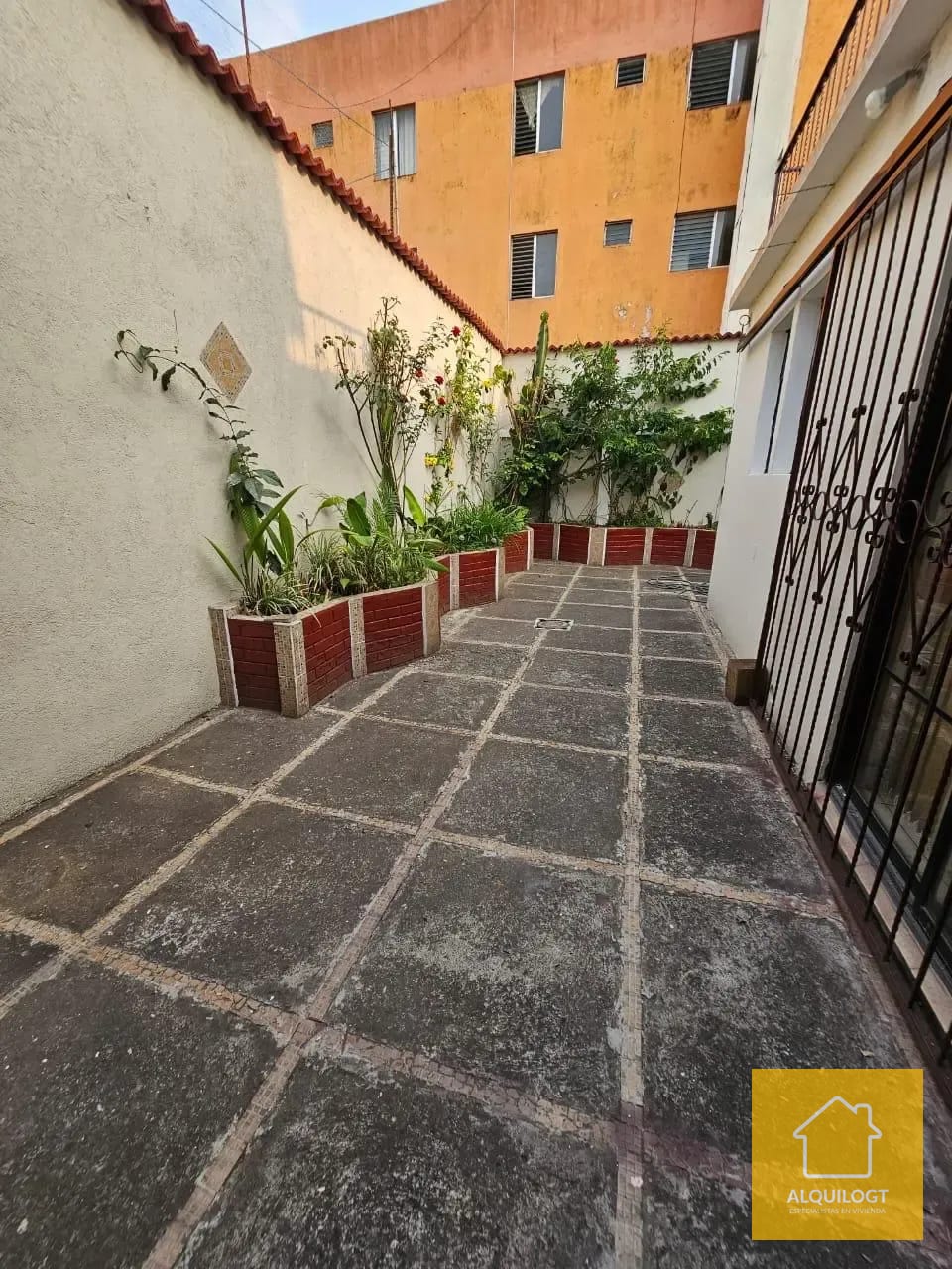 Oportunidad de Vivir en Zona 2 Casa Amplia con Jardin y Terraza — Casa en Alquiler en Baldone, Zona 2, Guatemala, Ciudad — foto 6 de 16